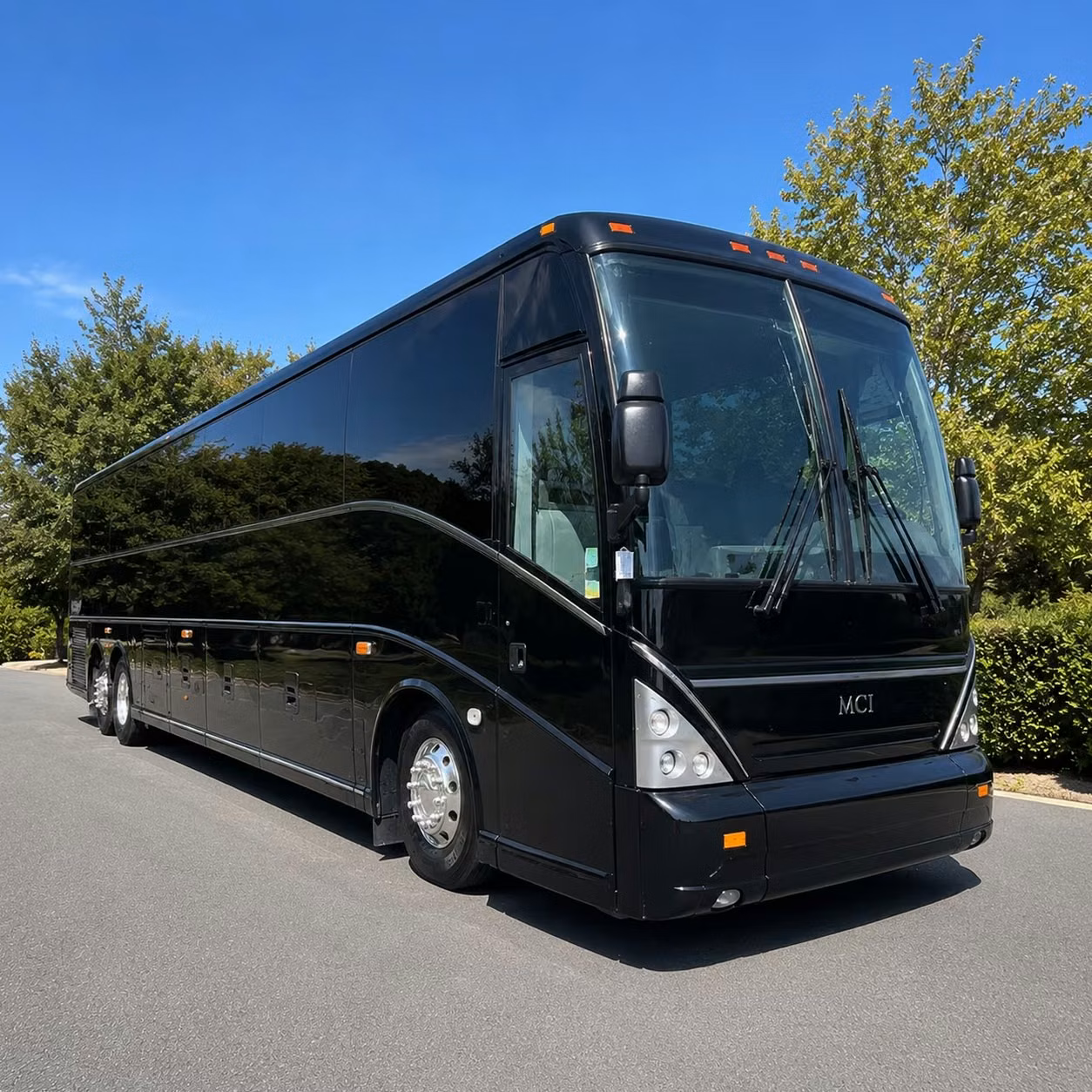 shuttle your team between huntington beach hotels and conference venues without the headache